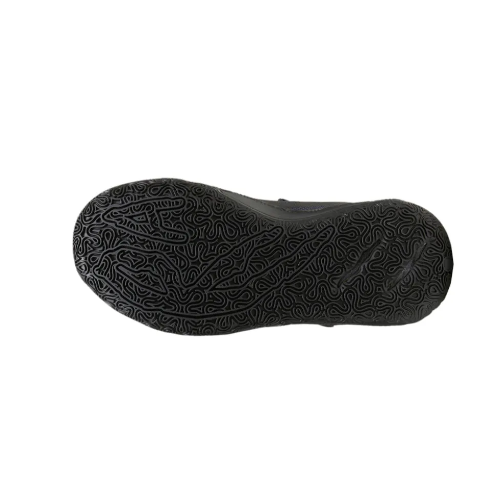 MB 03 Lo Team Basketball Shoes (Big Kid)