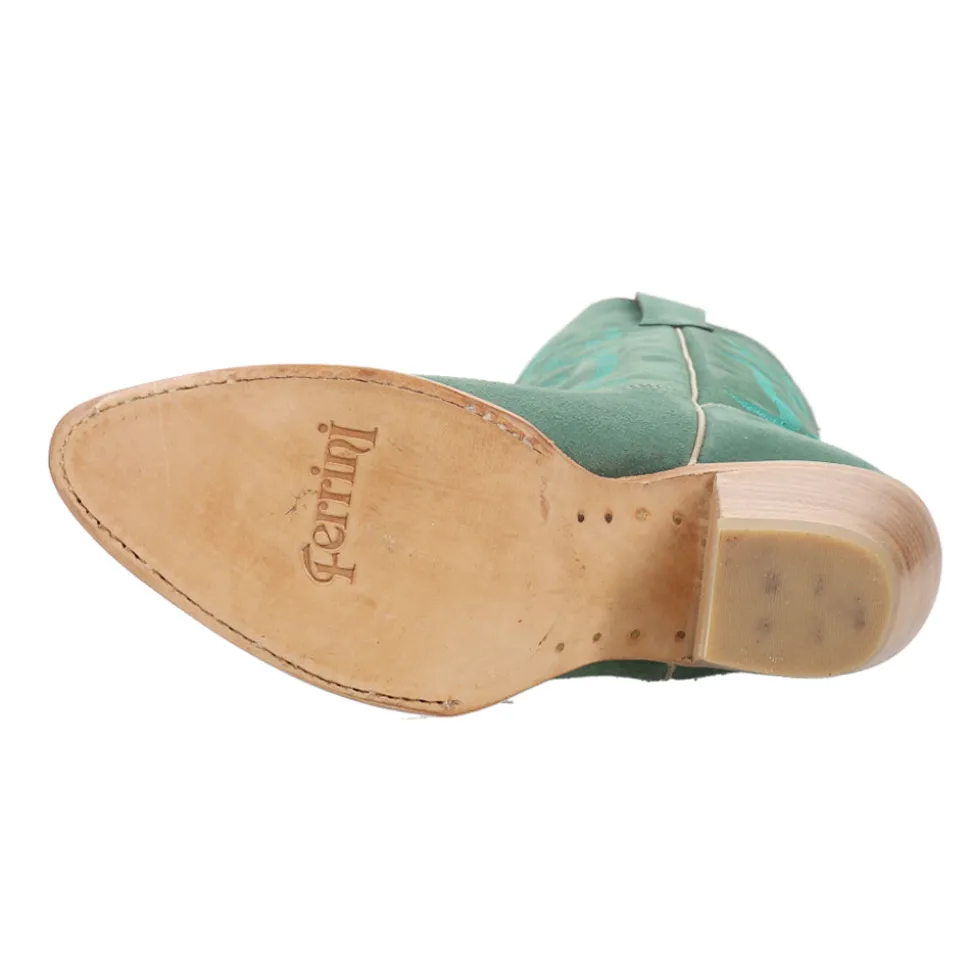 Quinn Embroidered Snip Toe Pull On Cowboy Boots
