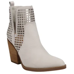 Stop N Stare Cut-Outs Pull On Pointed Toe Cowboy Booties