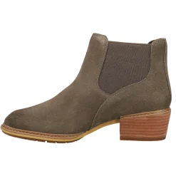 Sutherlin Bay Low Round Toe Chelsea Booties