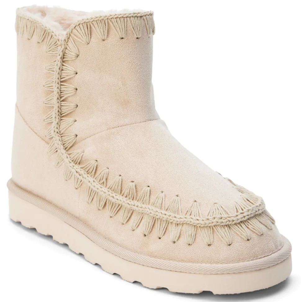 Tahoe Embroidered Round Toe Pull On Boots