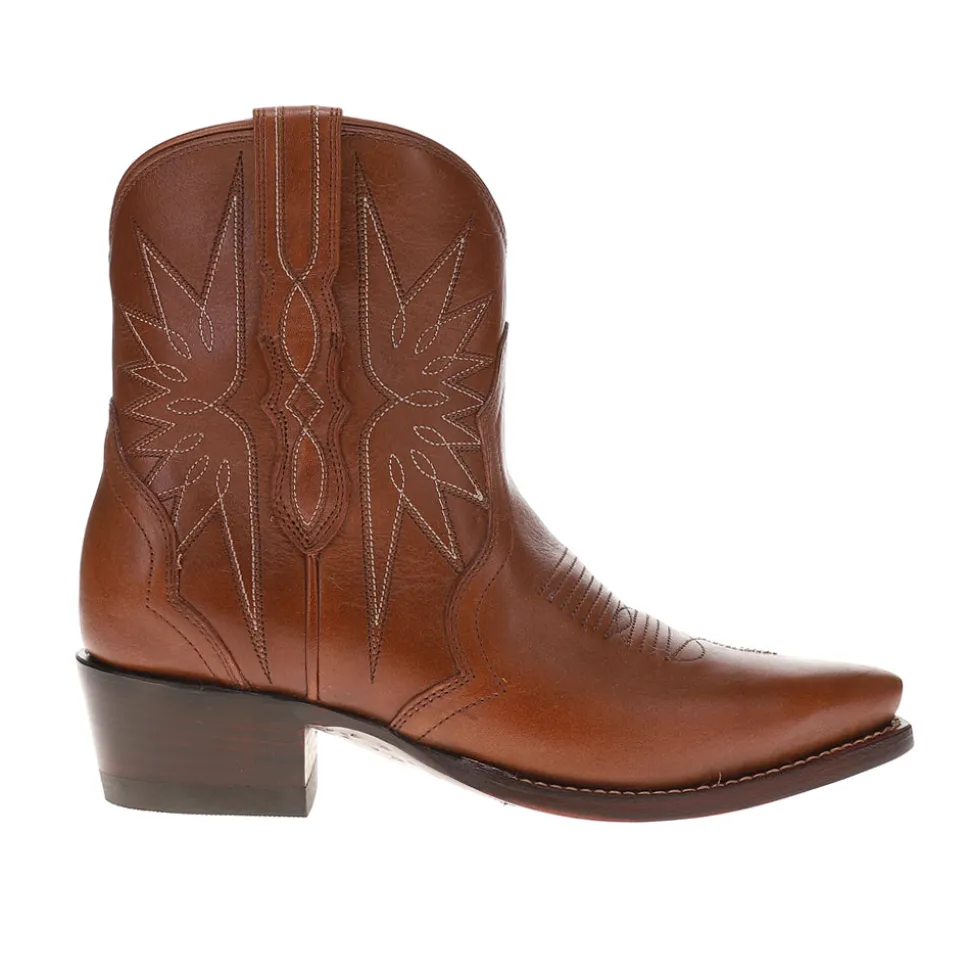 The Lynn Embroidered Snip Toe Pull On Cowboy Booties