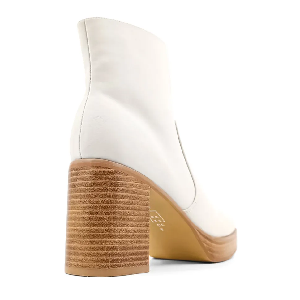 Vernita Round Toe Platform Zippered Boots