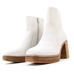 Vernita Round Toe Platform Zippered Boots